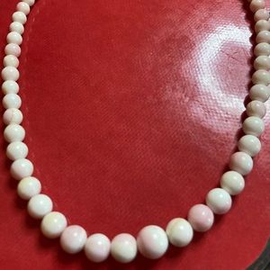 Vintage 1980s pink and white bead necklace